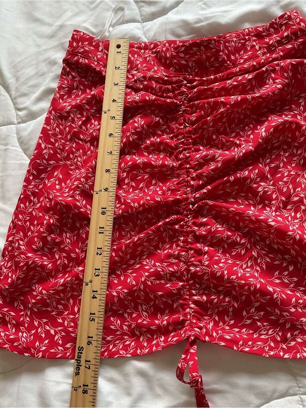 Red Floral Drawstring Ruched Mini Skirt - Picture 3 of 8